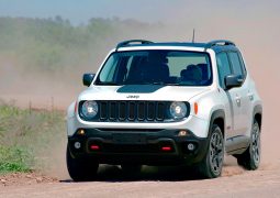 Jeep Renegade Trailhawk andando