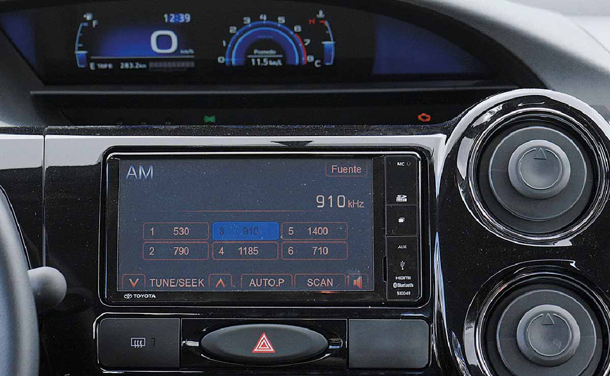 Toyota Etios Sedan XLS pantalla