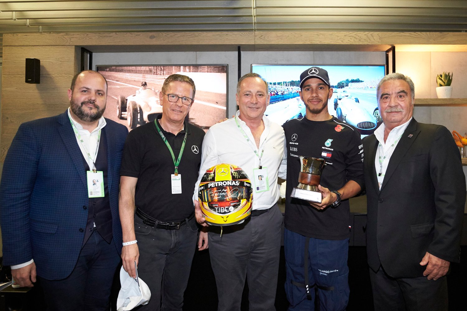 Hamilton homenajeó a Fangio en Interlagos