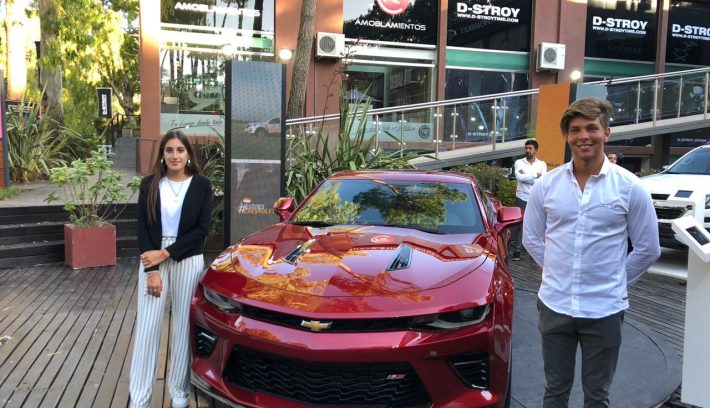 El Camaro presente en el Paseo Chevrolet en Cariló Foto 2
