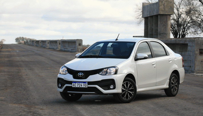 Toyota Etios Sedan XLS 16