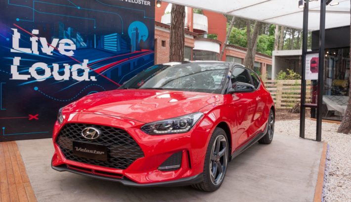 Veloster Ultimate Stand Hyundai Carilo 2019 1