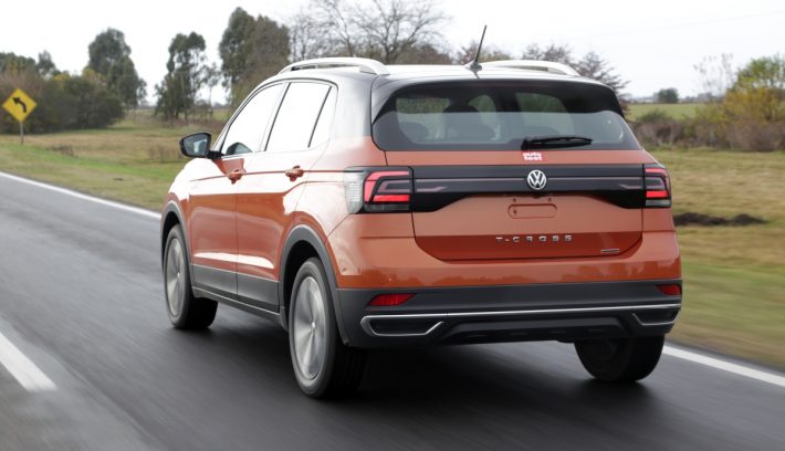 trasera T cross