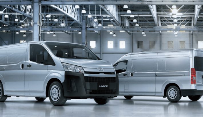 TOYOTA HIACE0