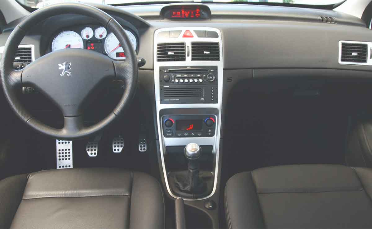 Peugeot-307-interior