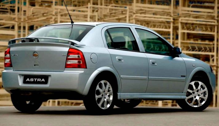 chevrolet astra cola