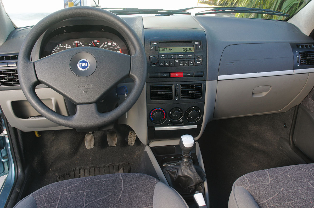 Fiat Palio 2004 interior