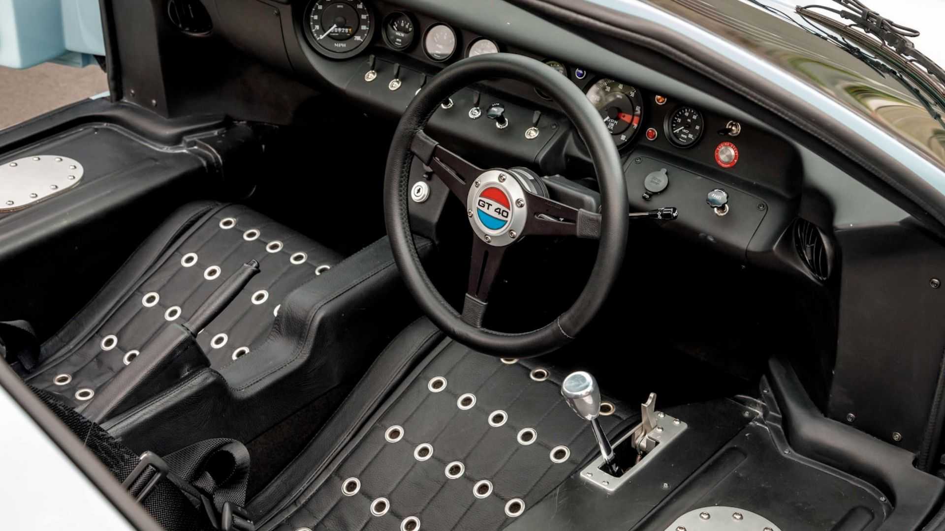 Ford GT40 INTERIOR