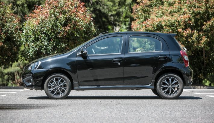 etios lateral