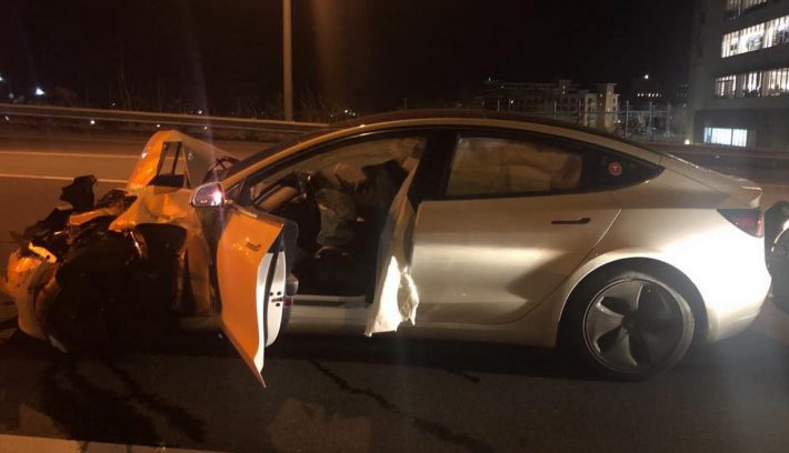 Tesla Model 3 Autopilot Crash 01 e1575988357551