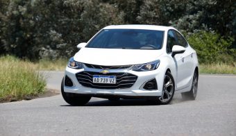 accion Cruze Premier