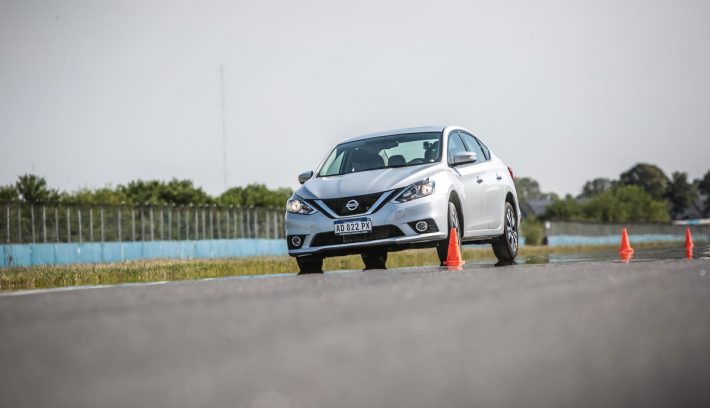 Nissan Sentra Master Test slalom