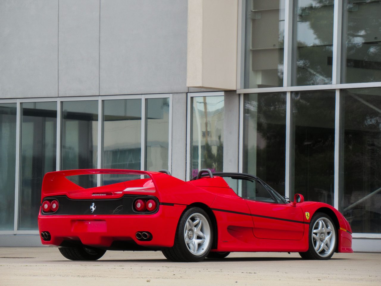 1995 Ferrari F50 1 e1588261146215