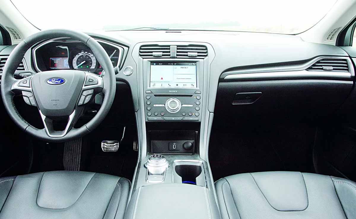 Ford-Mondeo-Interior