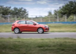 super test chevrolet onix 23