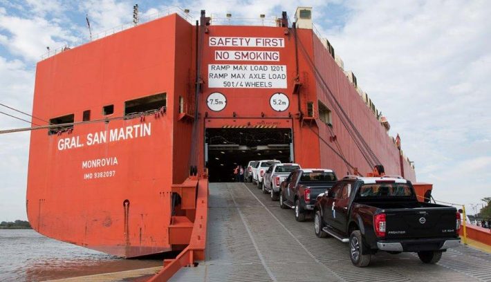 Nissan Frontier embarque puerto
