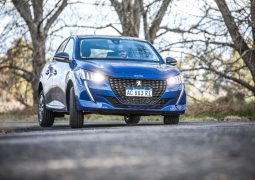 peugeot 208 10