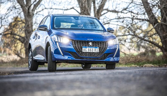 peugeot 208 10