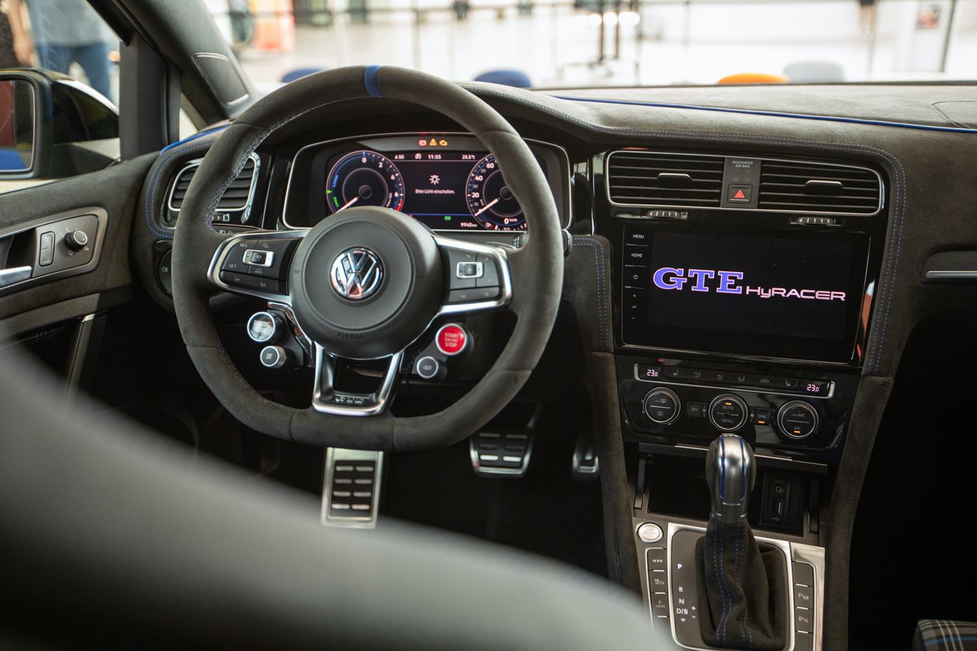 VW Golf GTE HyRACER Concept 3