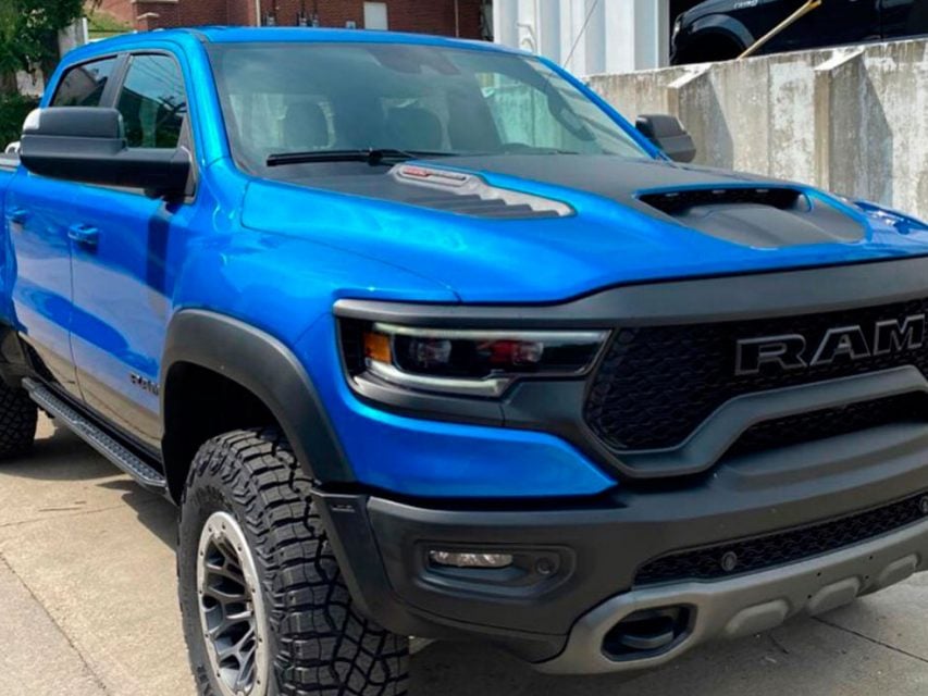 Llegó al país una de las pick ups más bestiales del mercado con más de 700 CV y look imponente 2 Imagen relacionada