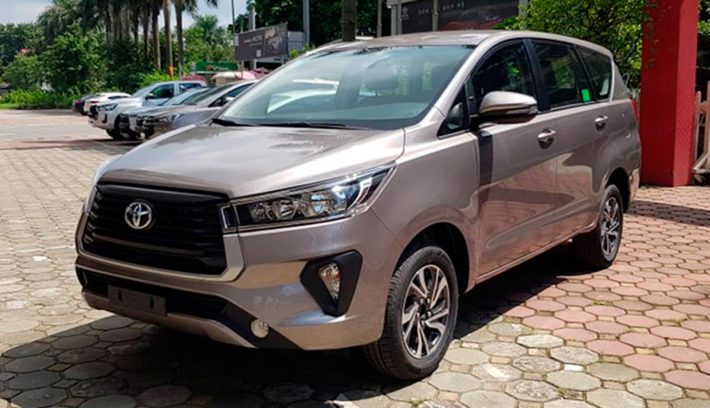 TOYOTA INNOVA