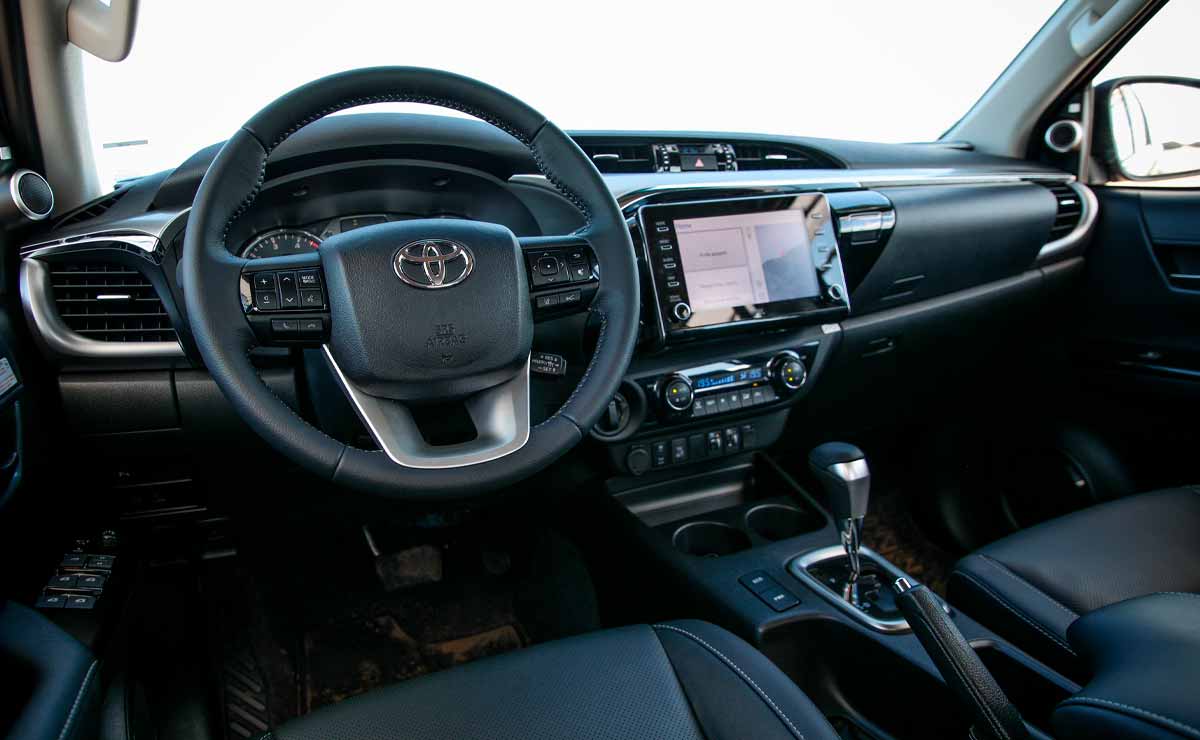Toyota-Hilux-Interior