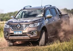 RENAULT ALASKAN