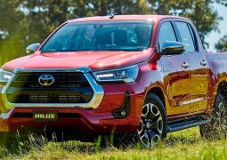 TOYOTA HILUX PORTADA