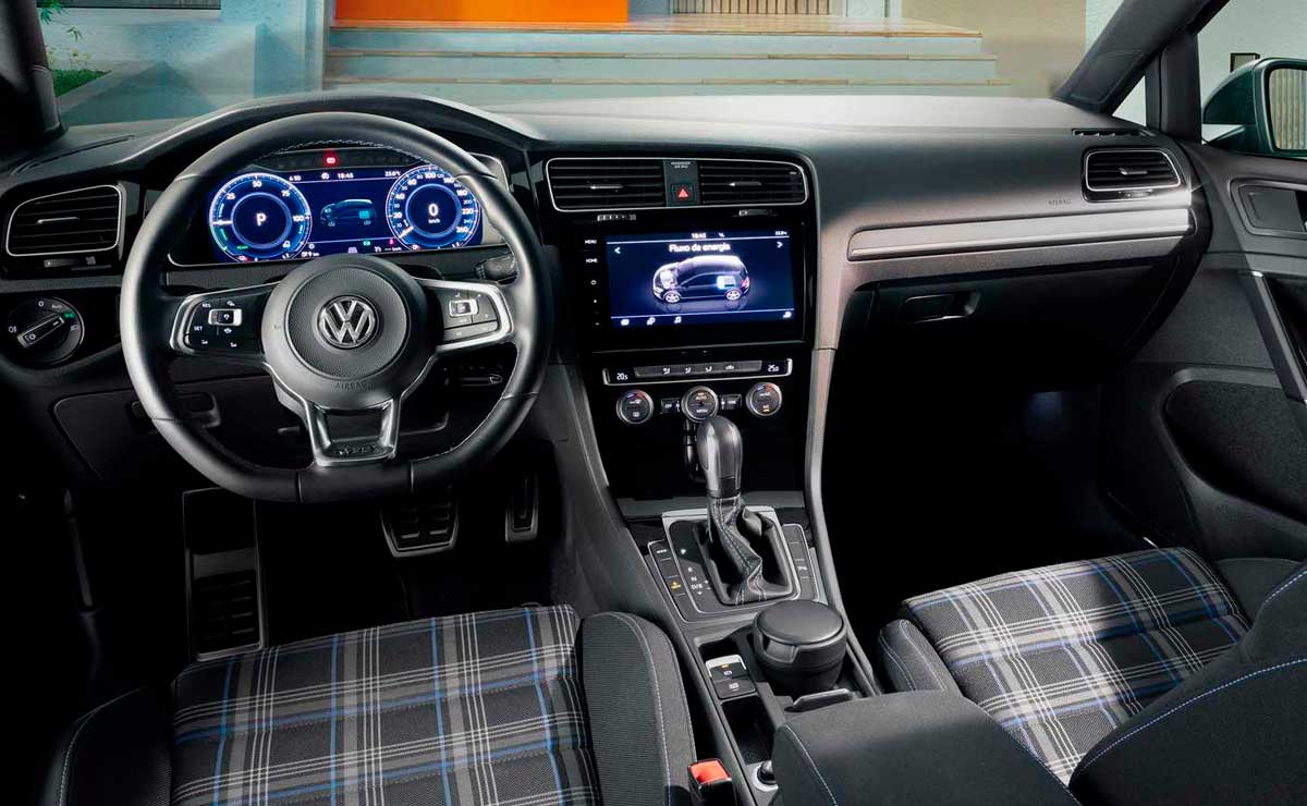 VW-GOLF-GTE-INTERIOR