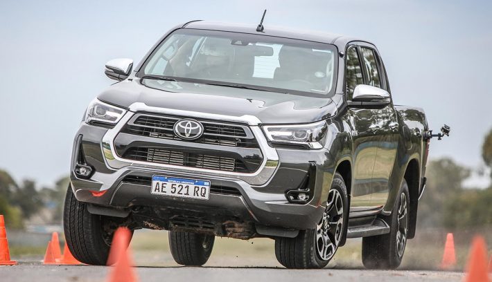 TOYOTA HILUX
