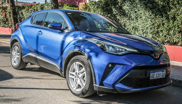 TOYOTA C-HR EQUIPAMIENTO
