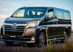 TOYOTA HIACE