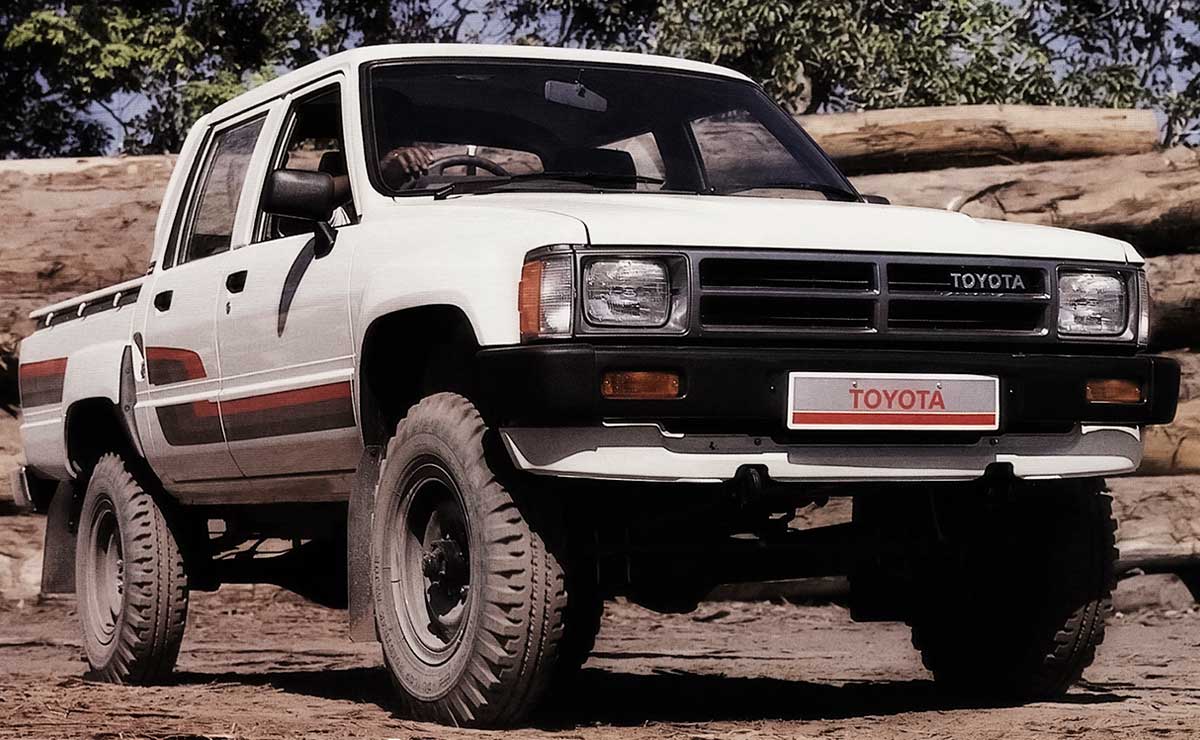 La evolución de la Toyota Hilux: así fue cambiando su diseño 6 TOYOTA-HILUX-4-GEN