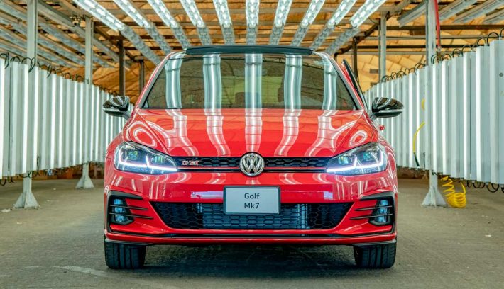 VOLKSWAGEN-GOLF-GTI