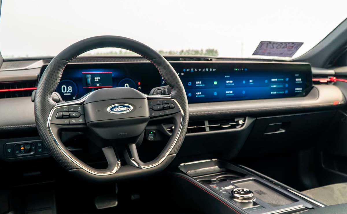Ford-Evos-Interior