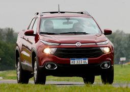 FIAT-TORO-NAFTERA-ACCION