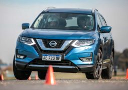 Nissan X-Trail frente