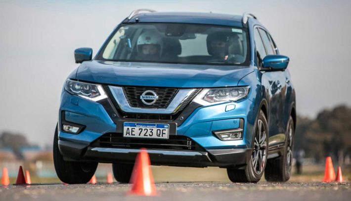 Nissan X-Trail frente