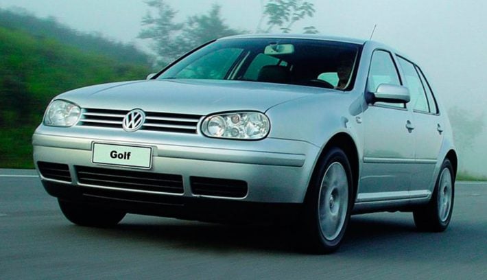 Volkswagen Golf viejo trompa