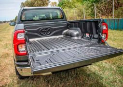 toyota hilux 2021 caja de carga