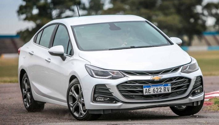 Chevrolet-Cruze-trompa-2