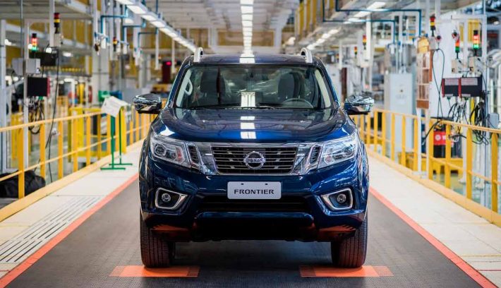 Nissan-Frontier-trompa