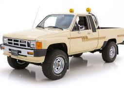 TOYOTA HILUX PICKUP