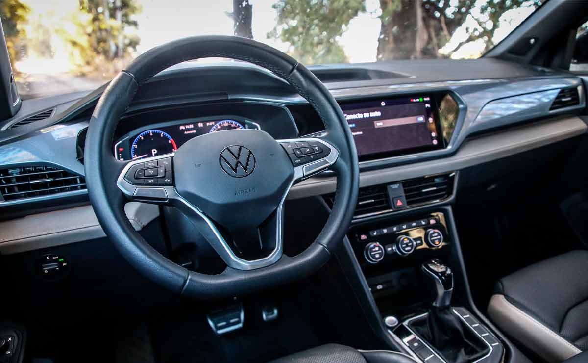 Volkswagen-Taos-interior