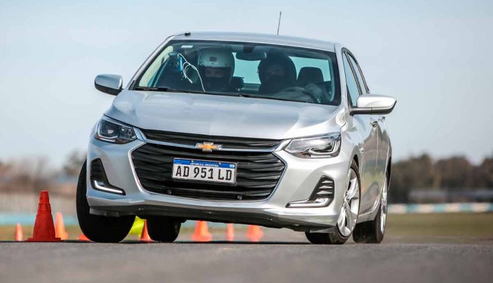 Chevrolet-Onix-Plus-trompa-4