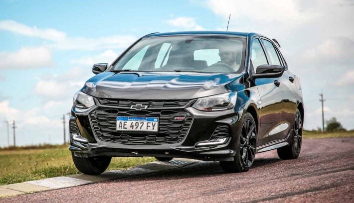 Chevrolet-Onix-RS-trompa-2