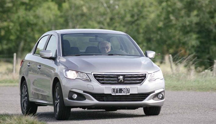 Peugeot-301-frente