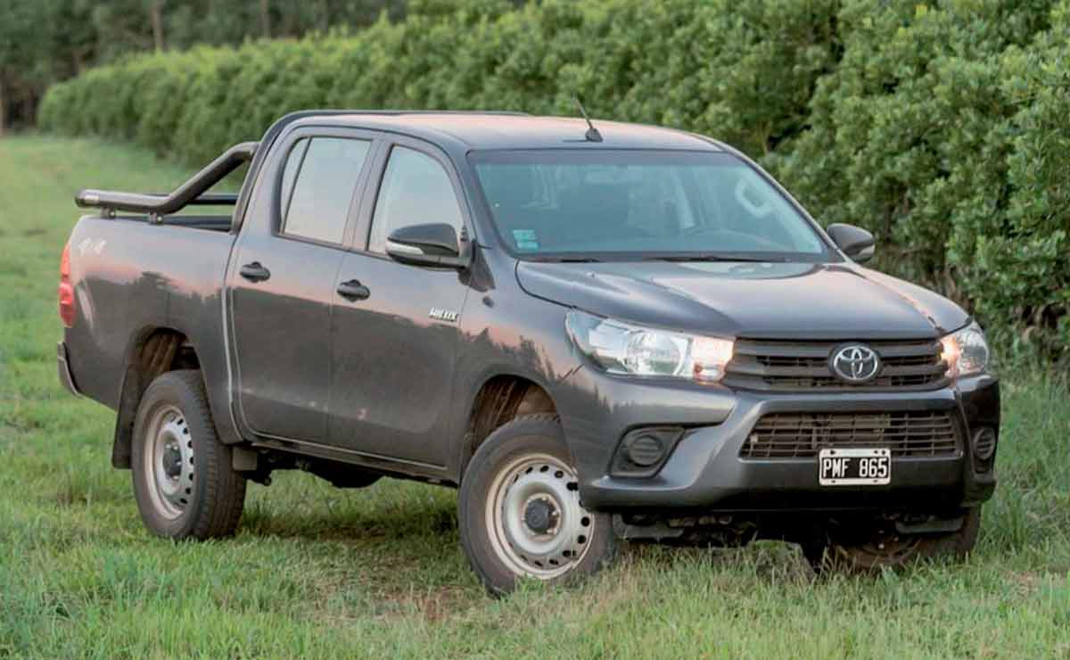 Toyota-HIlux-pick-up-base