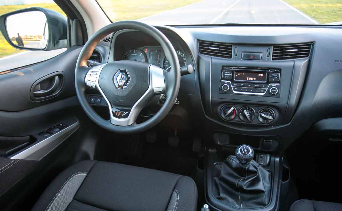 Renault-Alaskan-interior