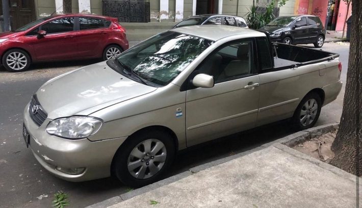 TOYOTA COROLLA PICKUP